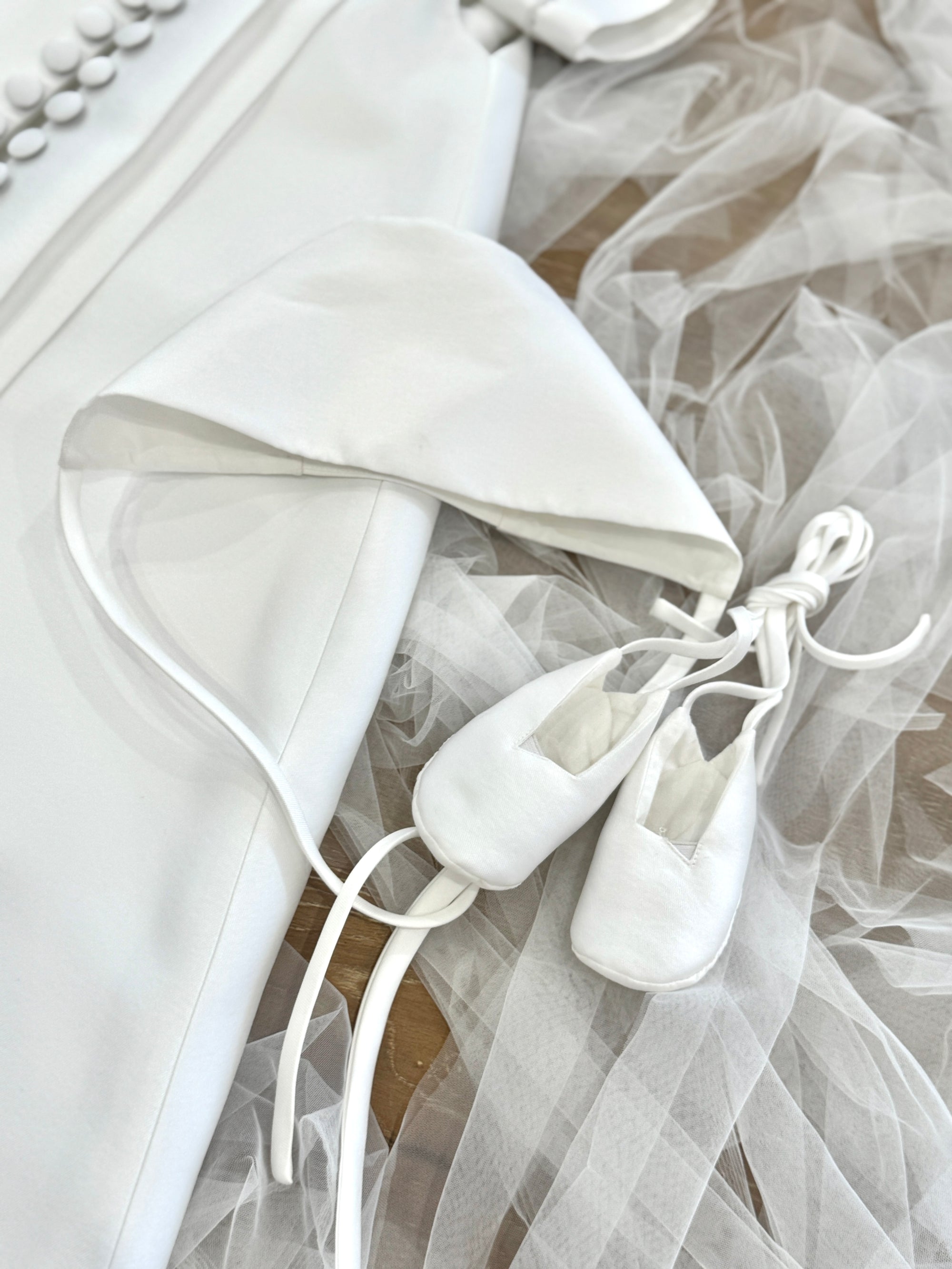 Plain Bonnet and Boots